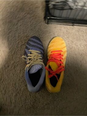 Nike Two-Tone Men’s Sneakers - Yellow & Purple